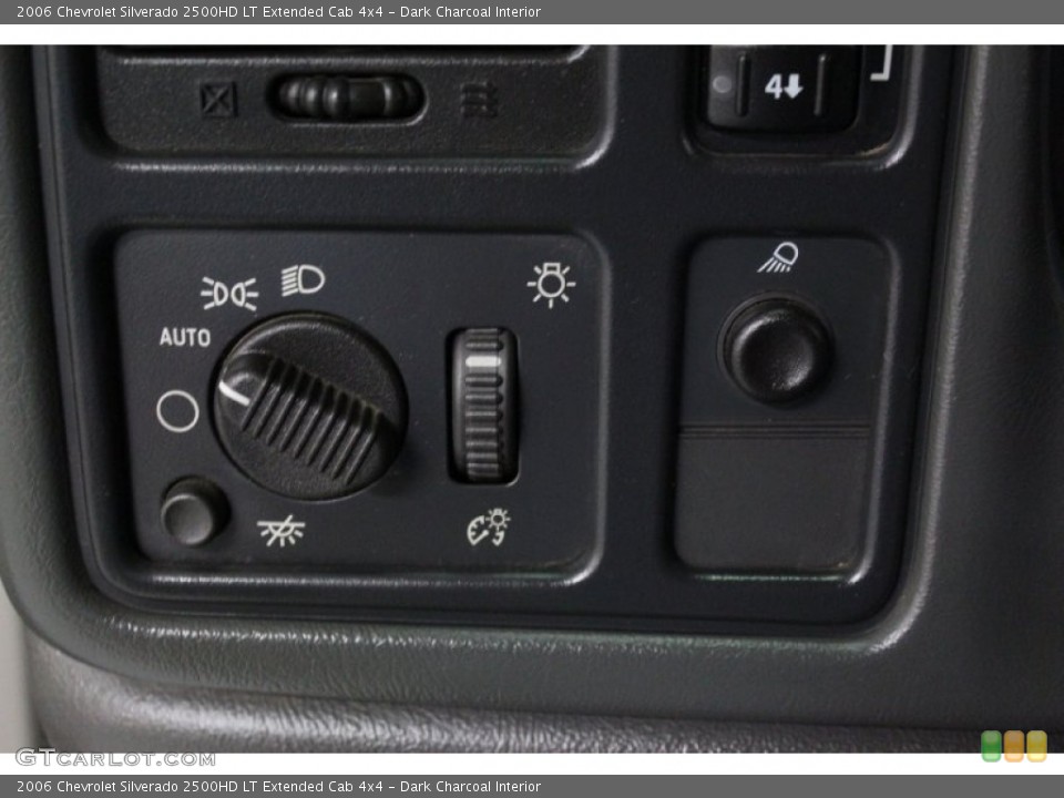 Dark Charcoal Interior Controls for the 2006 Chevrolet Silverado 2500HD LT Extended Cab 4x4 #75013282