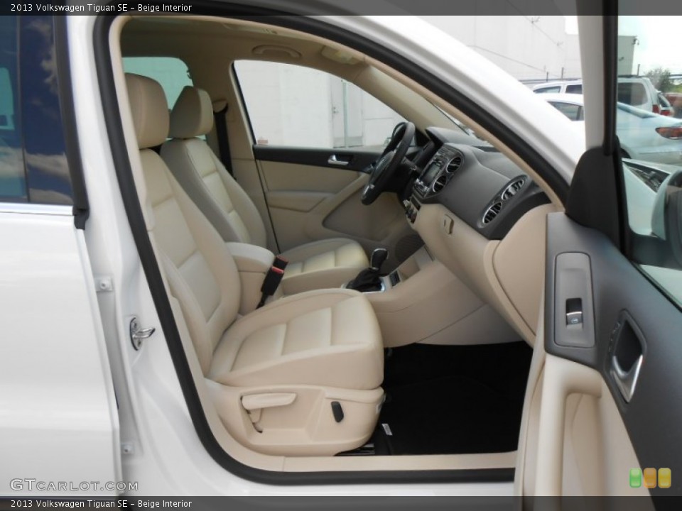 Beige Interior Photo for the 2013 Volkswagen Tiguan SE #75034718