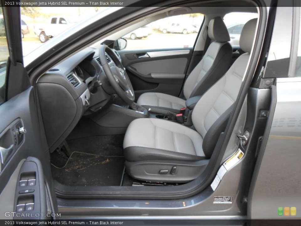 Titan Black Interior Photo for the 2013 Volkswagen Jetta Hybrid SEL Premium #75042794