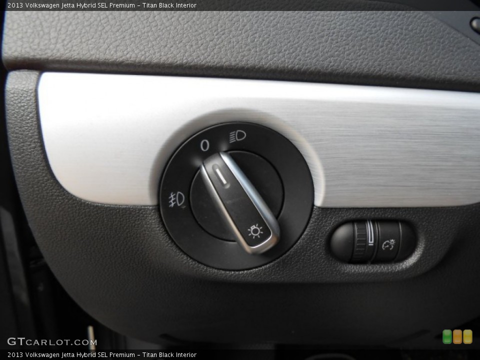 Titan Black Interior Controls for the 2013 Volkswagen Jetta Hybrid SEL Premium #75042998