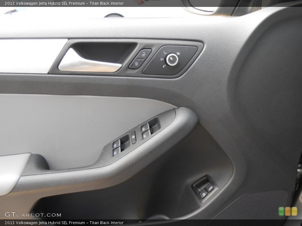 Titan Black Interior Controls for the 2013 Volkswagen Jetta Hybrid SEL Premium #75043014