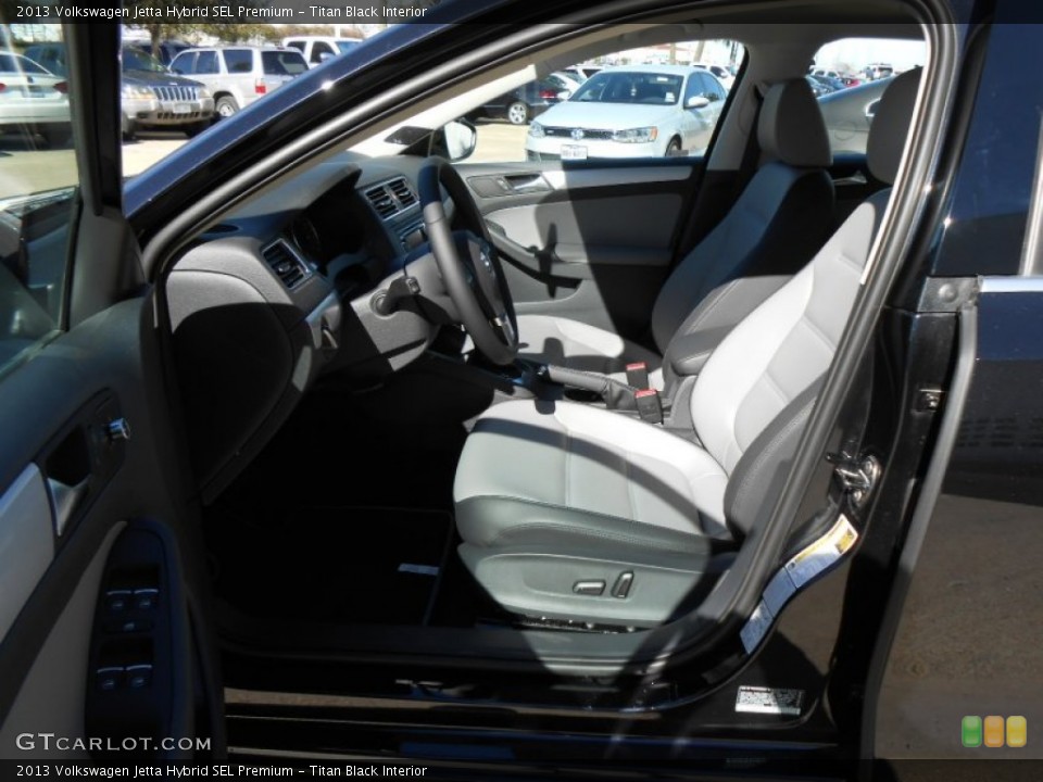 Titan Black Interior Photo for the 2013 Volkswagen Jetta Hybrid SEL Premium #75043289
