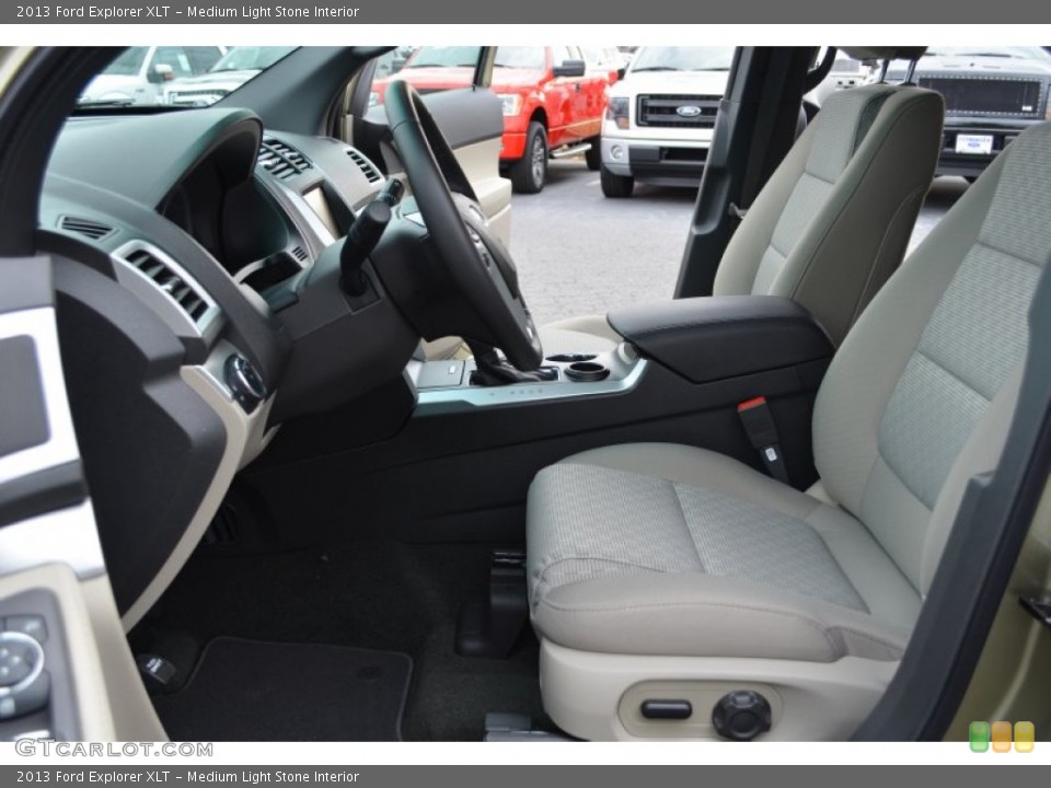 Medium Light Stone Interior Photo for the 2013 Ford Explorer XLT #75047360