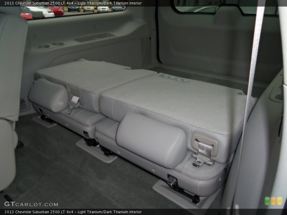 Light Titanium/Dark Titanium Interior Photo for the 2013 Chevrolet Suburban 2500 LT 4x4 #75058154