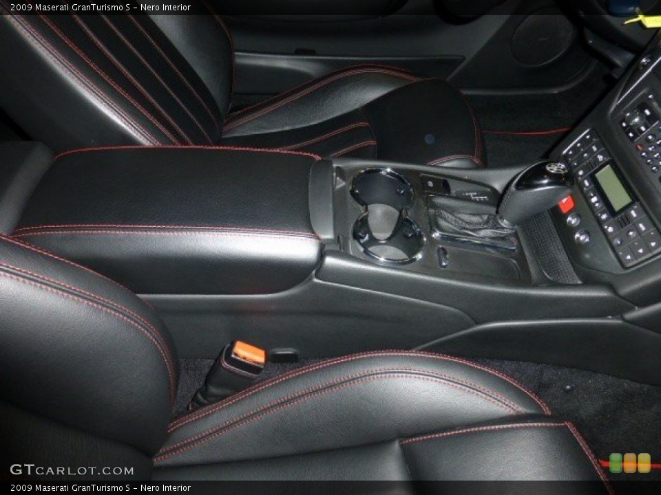 Nero Interior Controls for the 2009 Maserati GranTurismo S #75064851