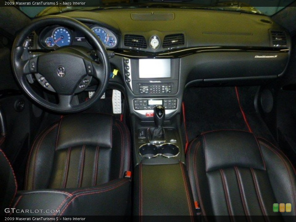 Nero Interior Dashboard for the 2009 Maserati GranTurismo S #75064911