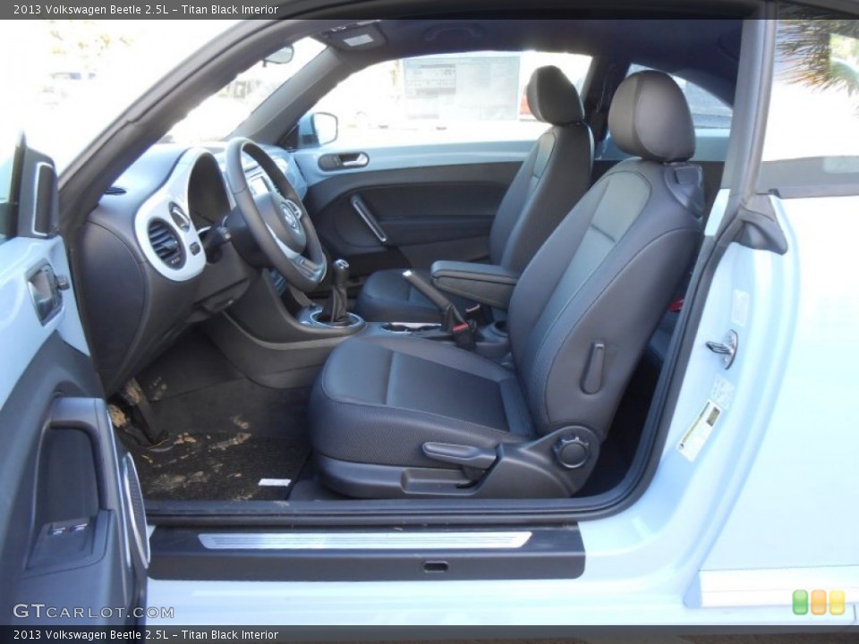 Titan Black Interior Photo for the 2013 Volkswagen Beetle 2.5L #75104430