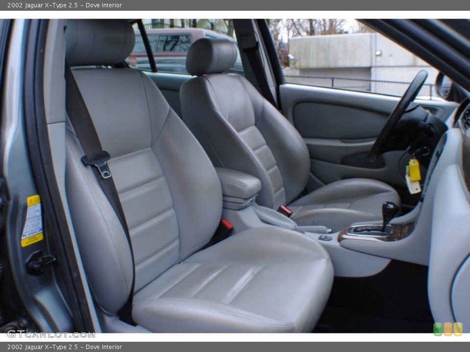 Dove Interior Photo for the 2002 Jaguar X-Type 2.5 #75105291