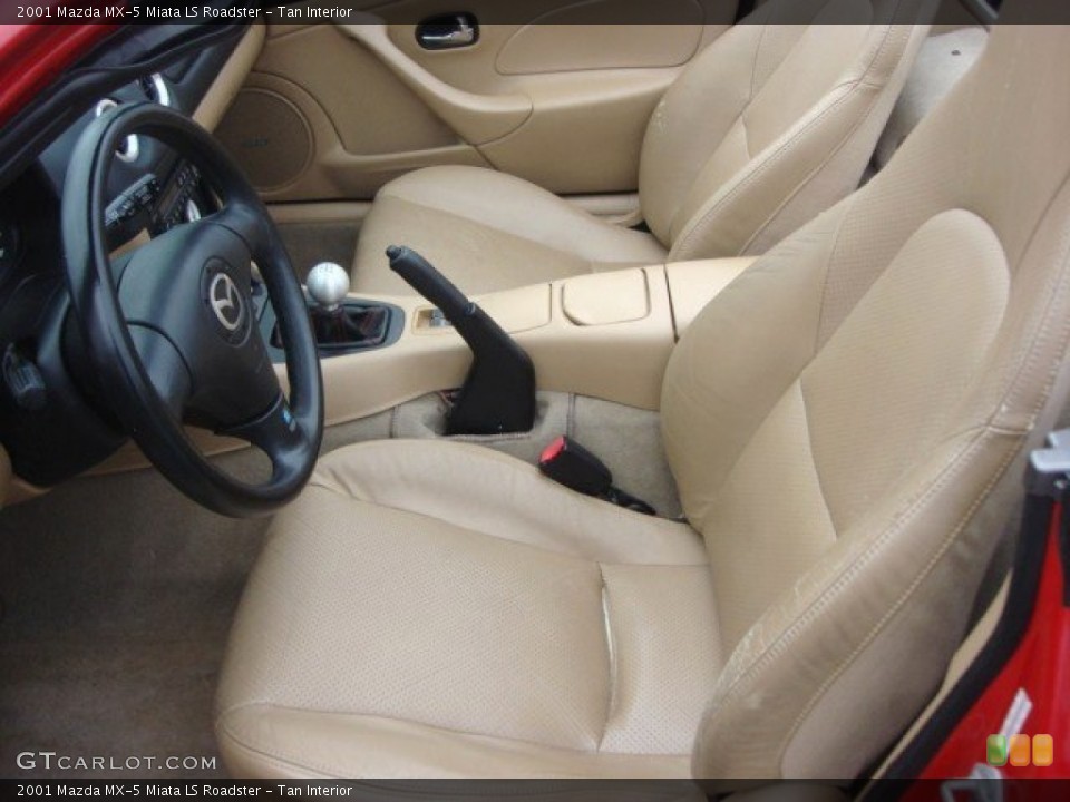 Tan Interior Photo for the 2001 Mazda MX-5 Miata LS Roadster #75116415