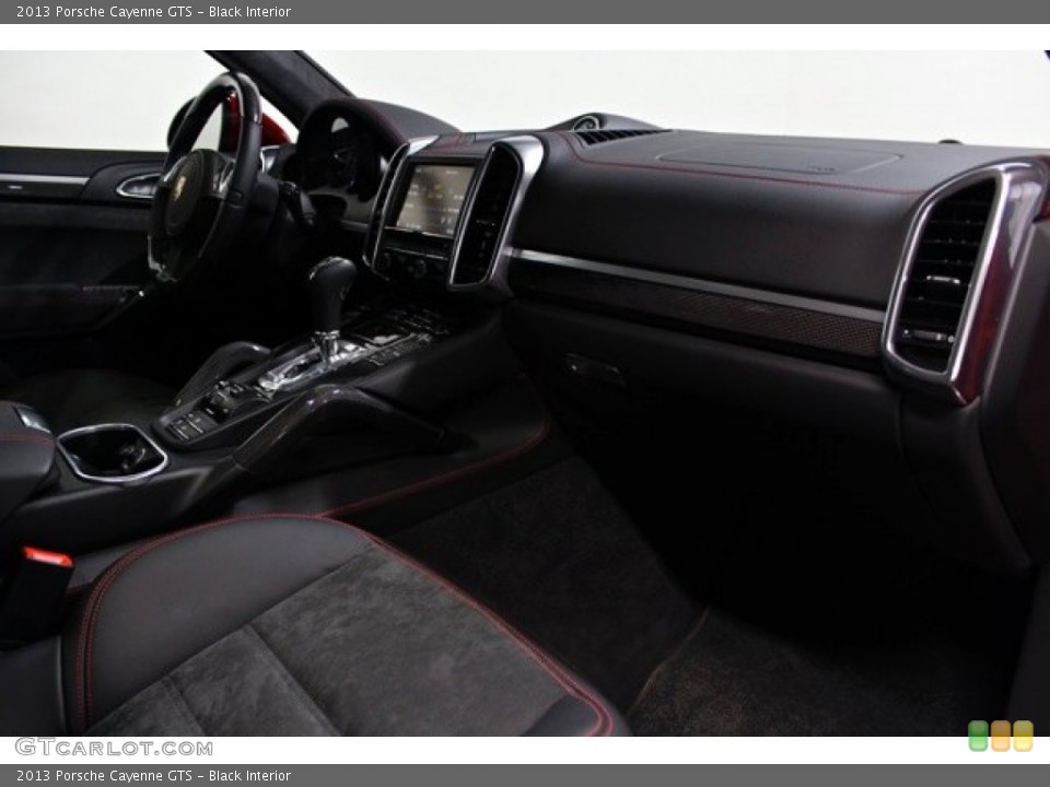 Black Interior Dashboard for the 2013 Porsche Cayenne GTS #75201801