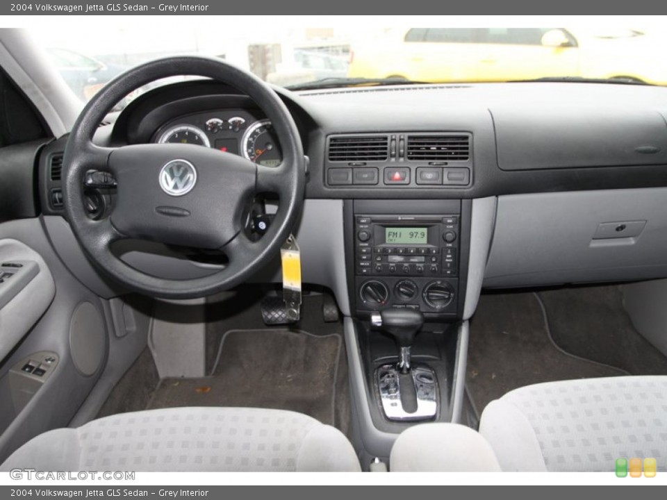 Grey Interior Dashboard for the 2004 Volkswagen Jetta GLS Sedan #75206716