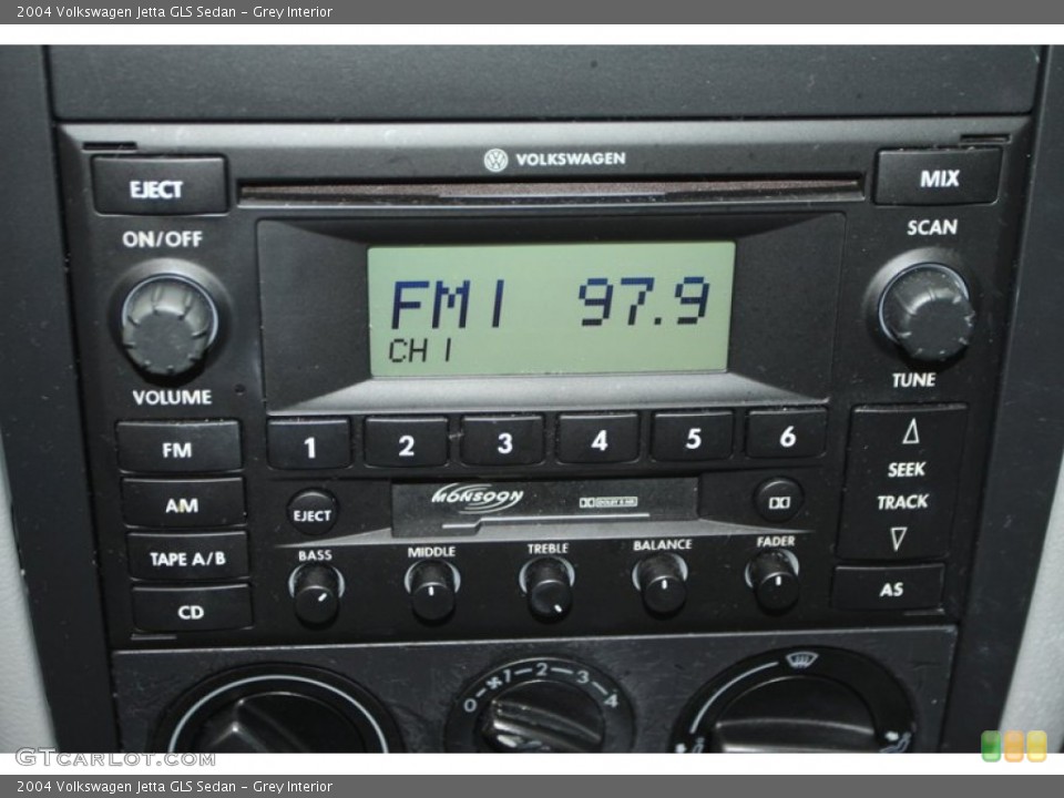 Grey Interior Audio System for the 2004 Volkswagen Jetta GLS Sedan #75206757
