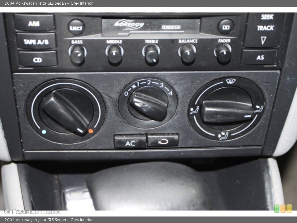Grey Interior Controls for the 2004 Volkswagen Jetta GLS Sedan #75206772