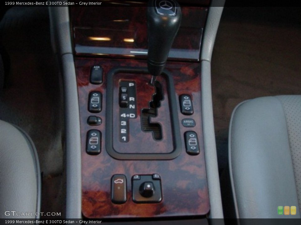 Grey Interior Transmission for the 1999 Mercedes-Benz E 300TD Sedan #75231927