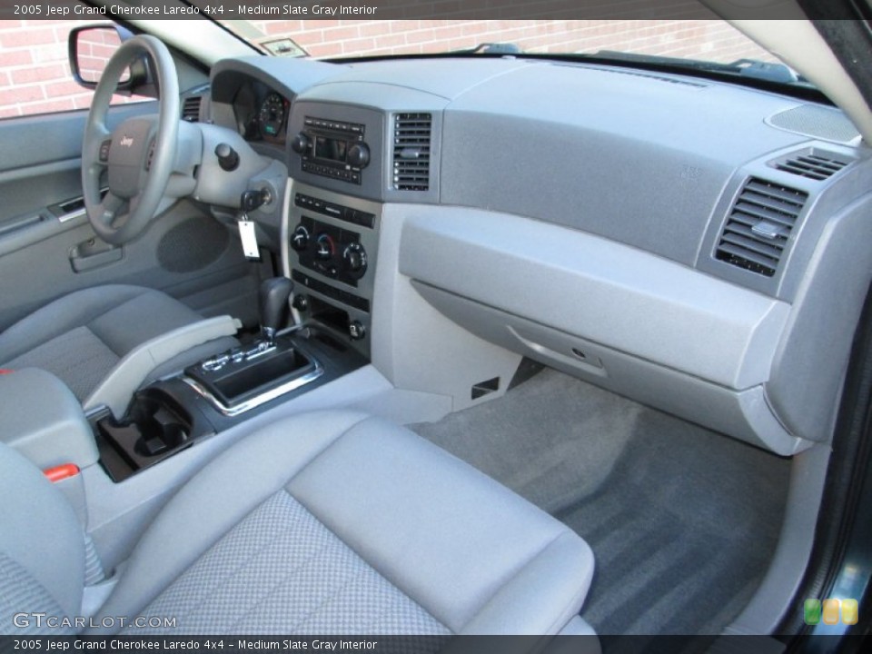Medium Slate Gray Interior Dashboard for the 2005 Jeep Grand Cherokee Laredo 4x4 #75234822