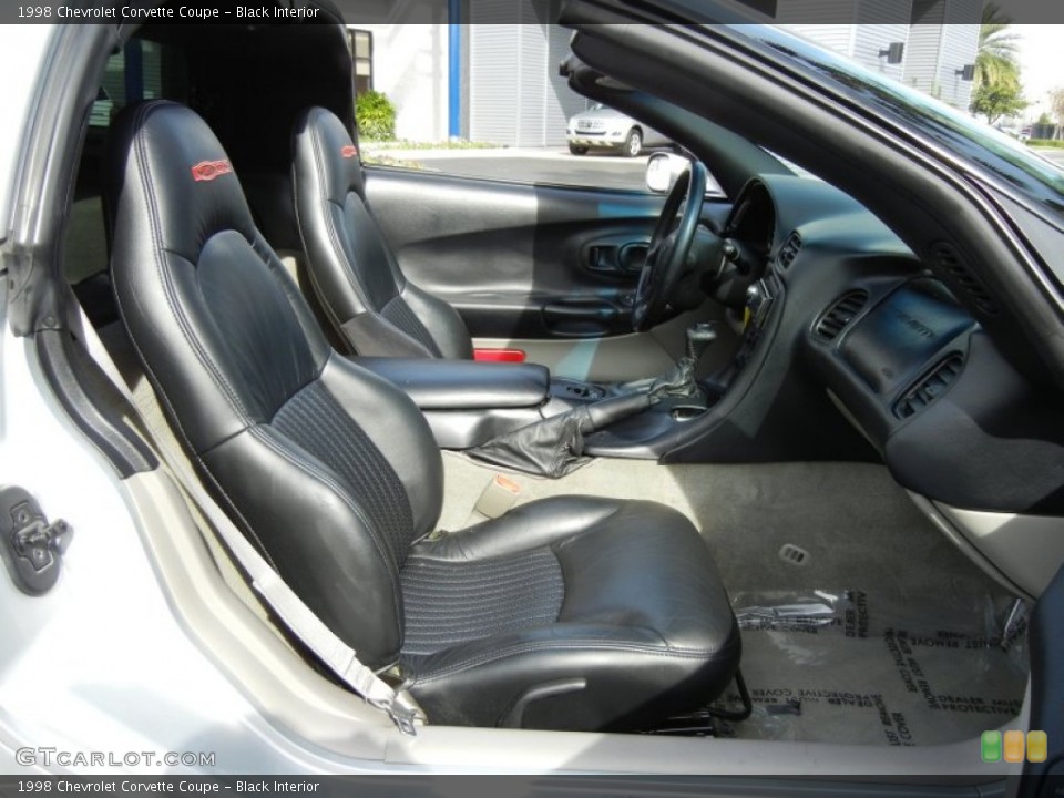 Black Interior Photo for the 1998 Chevrolet Corvette Coupe #75274151