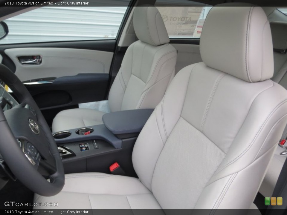 Light Gray Interior Photo for the 2013 Toyota Avalon Limited #75274752