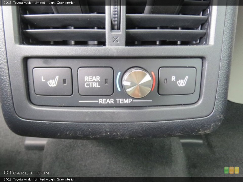 Light Gray Interior Controls for the 2013 Toyota Avalon Limited #75275289