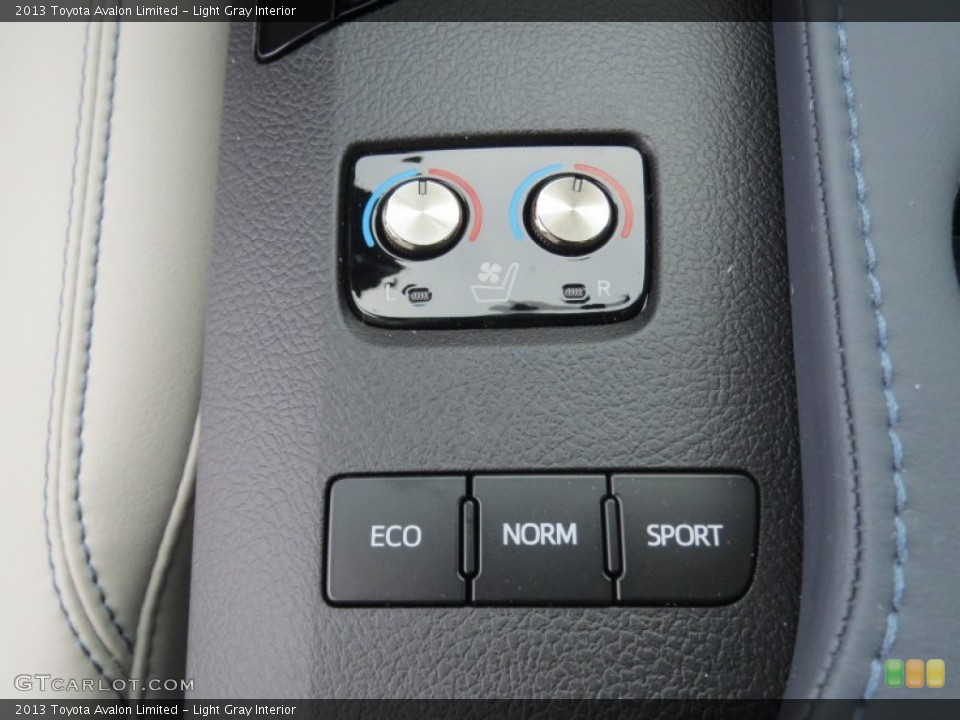Light Gray Interior Controls for the 2013 Toyota Avalon Limited #75275375
