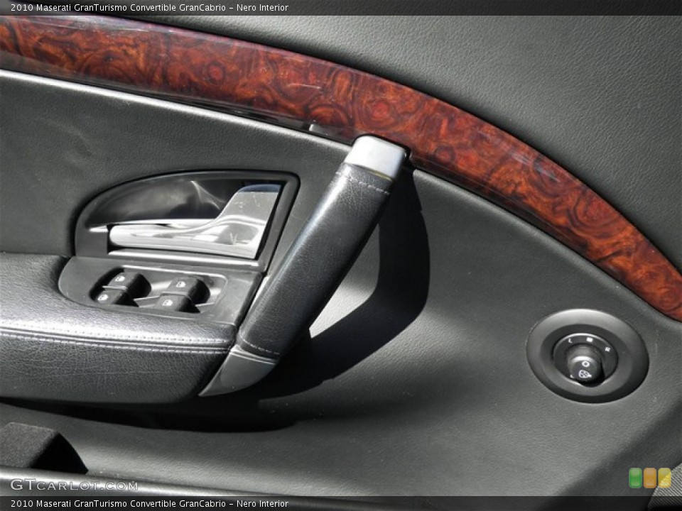 Nero Interior Controls for the 2010 Maserati GranTurismo Convertible GranCabrio #75302347