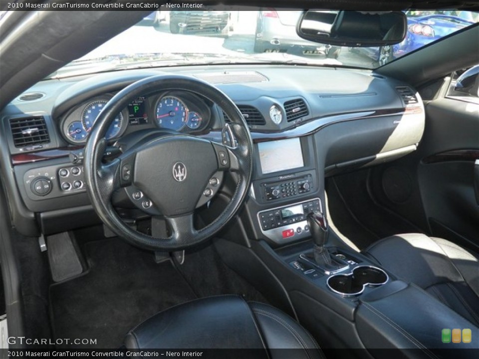 Nero 2010 Maserati GranTurismo Convertible Interiors