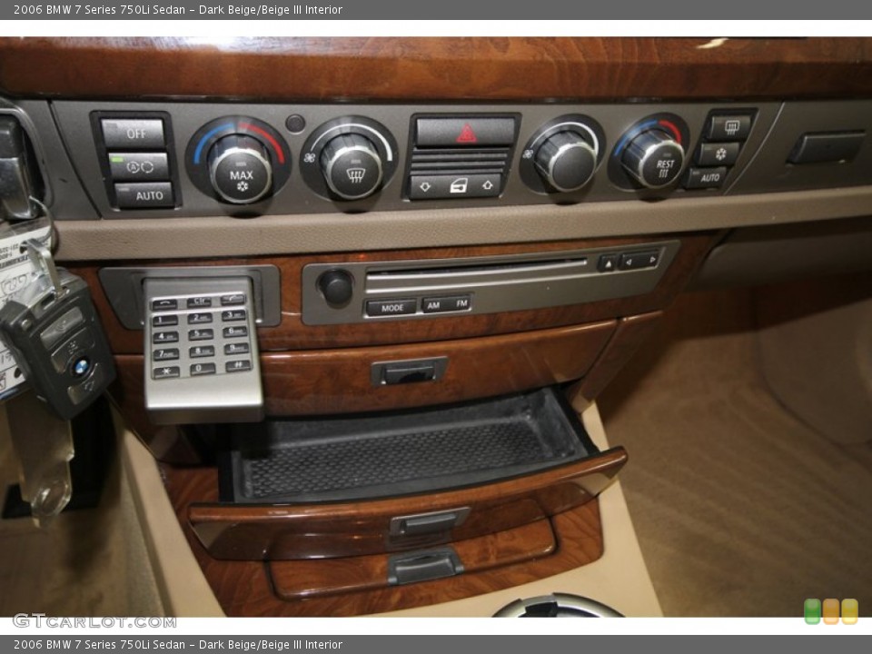 Dark Beige/Beige III Interior Controls for the 2006 BMW 7 Series 750Li Sedan #75350142
