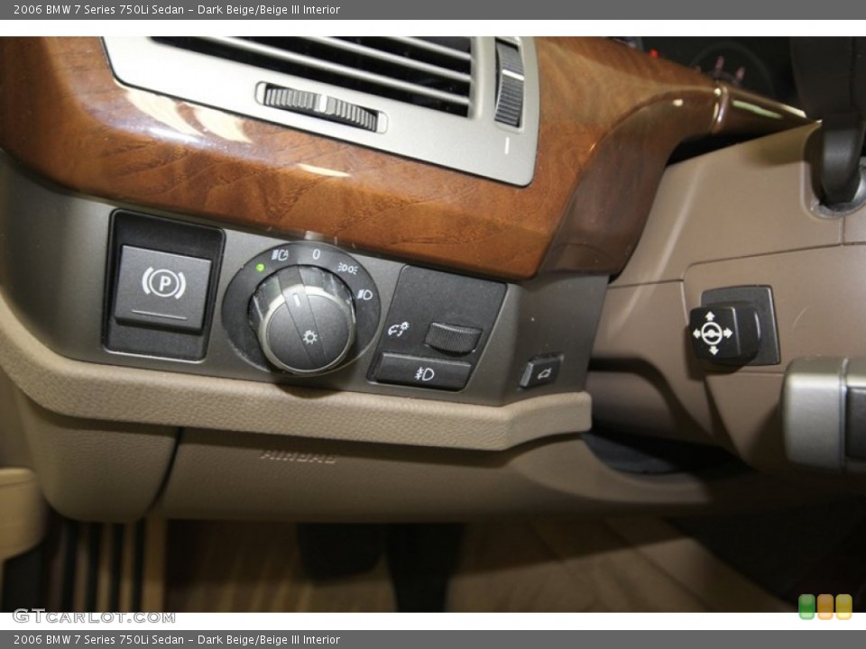 Dark Beige/Beige III Interior Controls for the 2006 BMW 7 Series 750Li Sedan #75350221