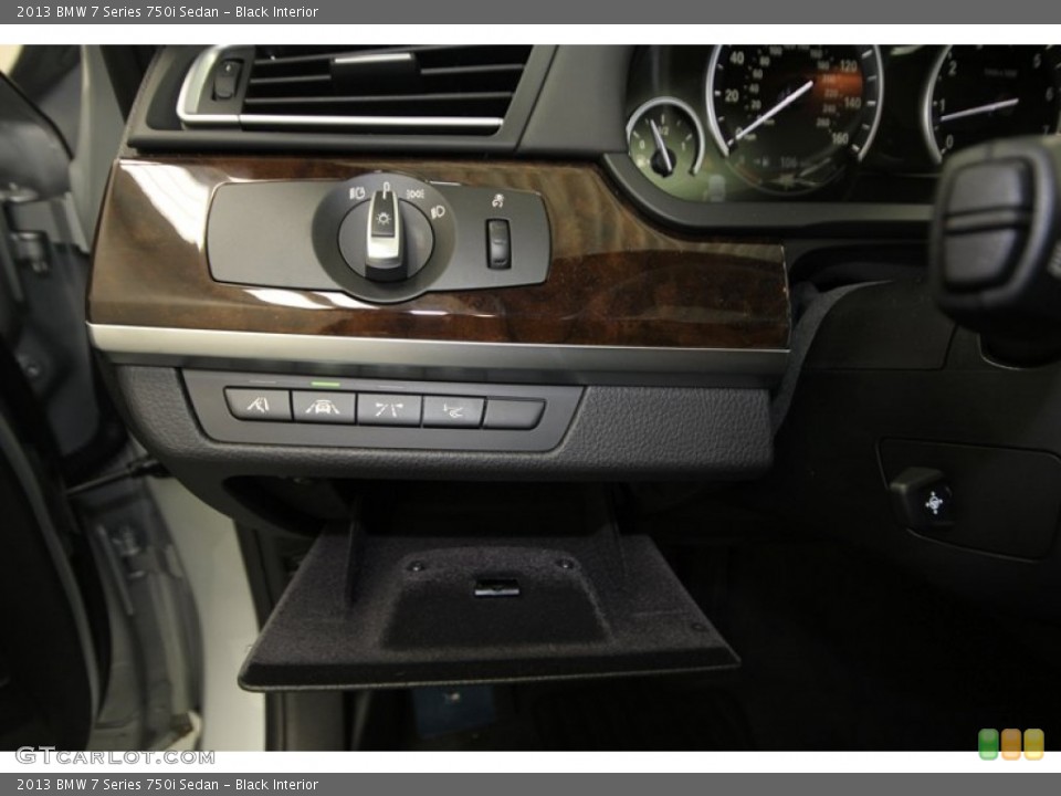 Black Interior Controls for the 2013 BMW 7 Series 750i Sedan #75355888