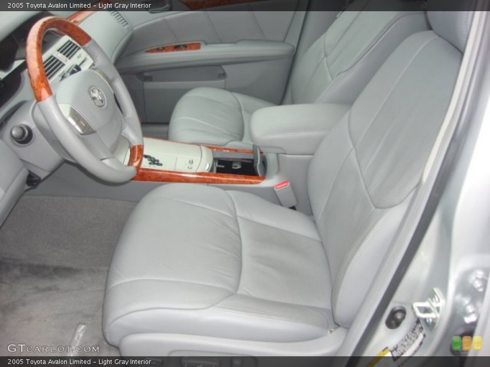 Light Gray Interior Photo for the 2005 Toyota Avalon Limited #75365792