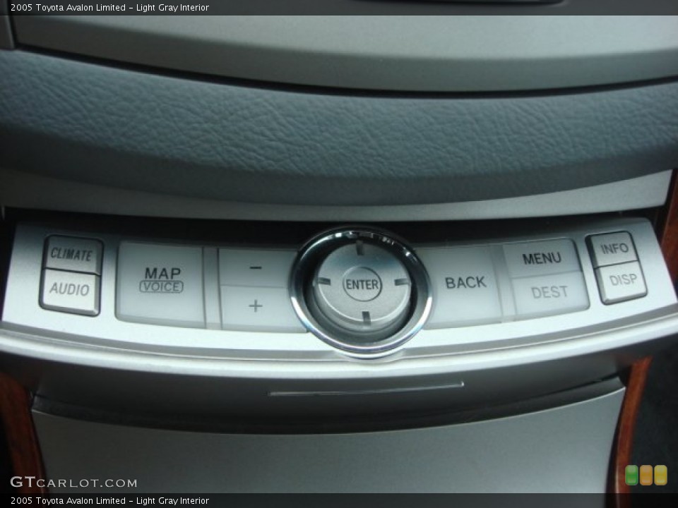 Light Gray Interior Controls for the 2005 Toyota Avalon Limited #75365978