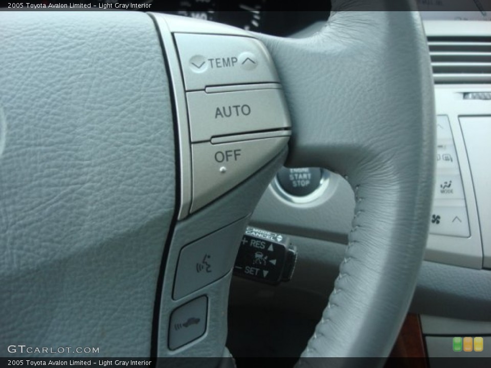 Light Gray Interior Controls for the 2005 Toyota Avalon Limited #75366022