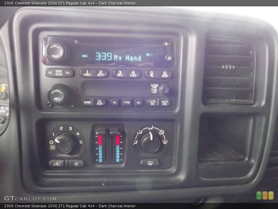 Dark Charcoal Interior Controls for the 2006 Chevrolet Silverado 1500 Z71 Regular Cab 4x4 #75373166