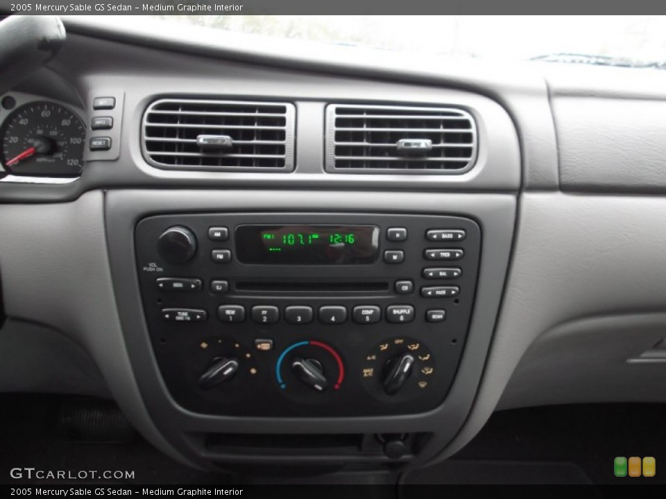 Medium Graphite Interior Controls for the 2005 Mercury Sable GS Sedan #75374969
