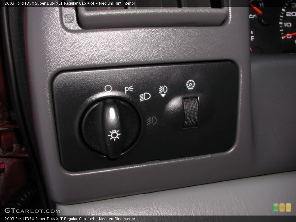 Medium Flint Interior Controls for the 2003 Ford F350 Super Duty XLT Regular Cab 4x4 #75379073