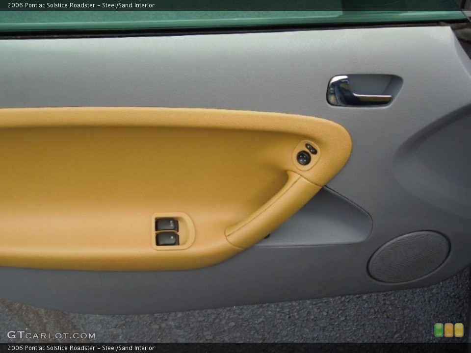 Steel/Sand Interior Door Panel for the 2006 Pontiac Solstice Roadster #75383027