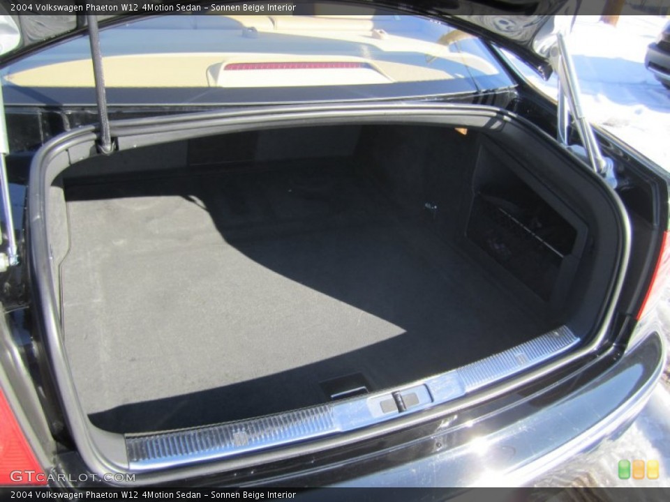 Sonnen Beige Interior Trunk for the 2004 Volkswagen Phaeton W12 4Motion Sedan #75411276