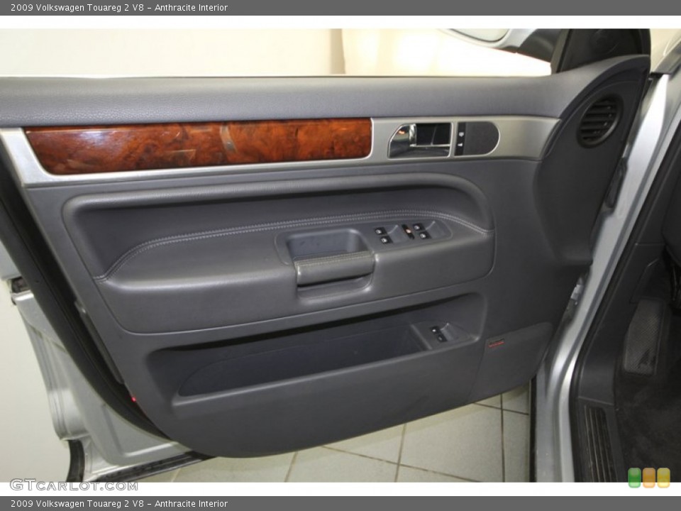 Anthracite Interior Door Panel for the 2009 Volkswagen Touareg 2 V8 #75434973