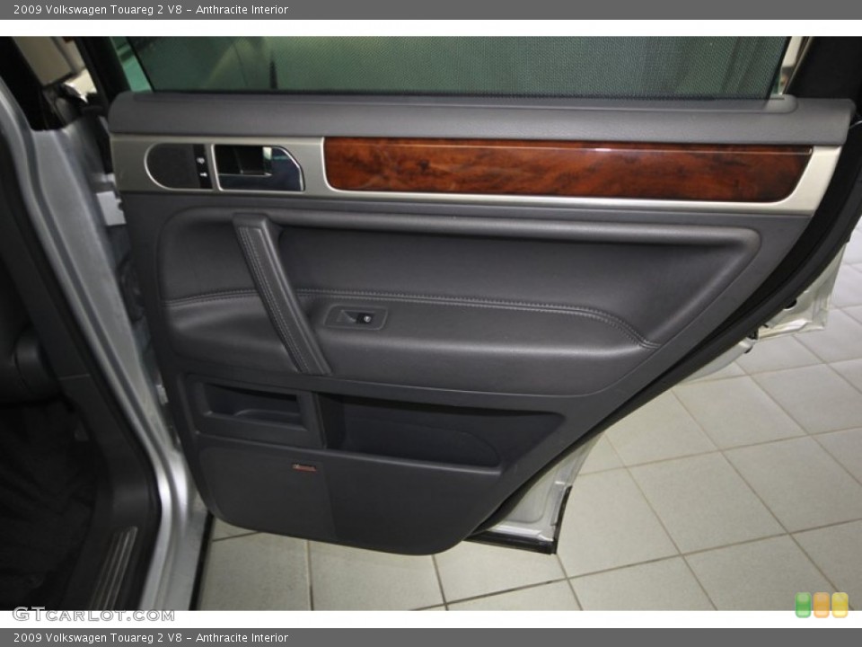 Anthracite Interior Door Panel for the 2009 Volkswagen Touareg 2 V8 #75435534