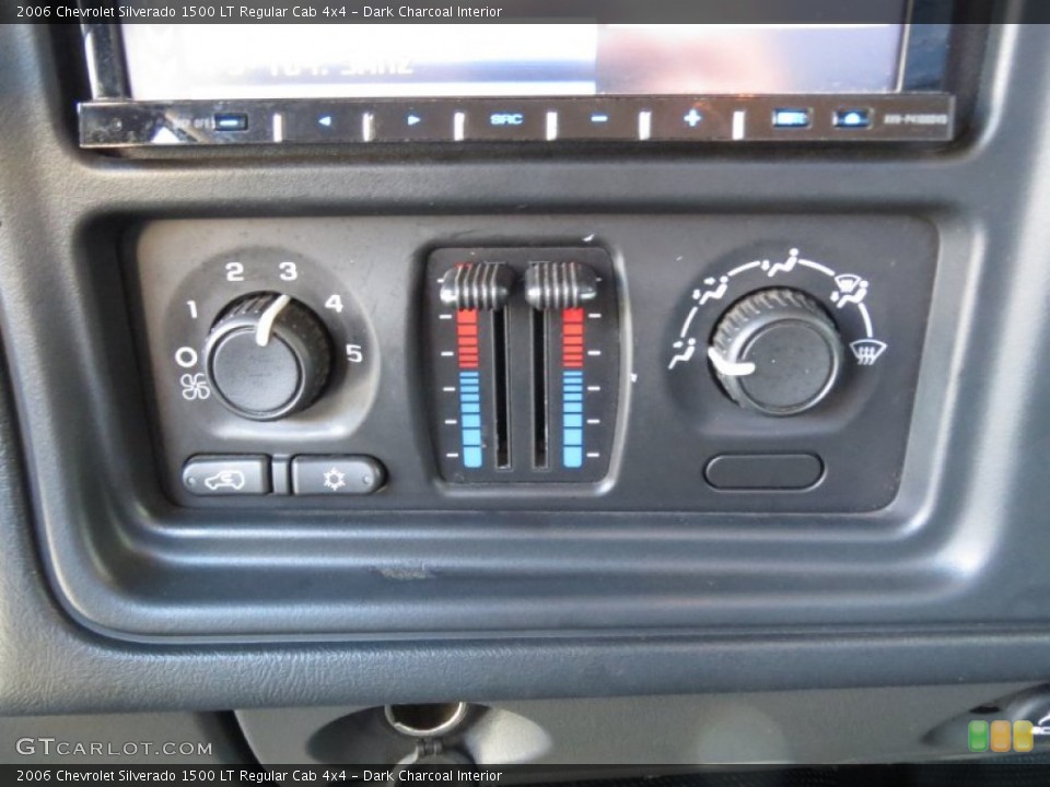 Dark Charcoal Interior Controls for the 2006 Chevrolet Silverado 1500 LT Regular Cab 4x4 #75437139