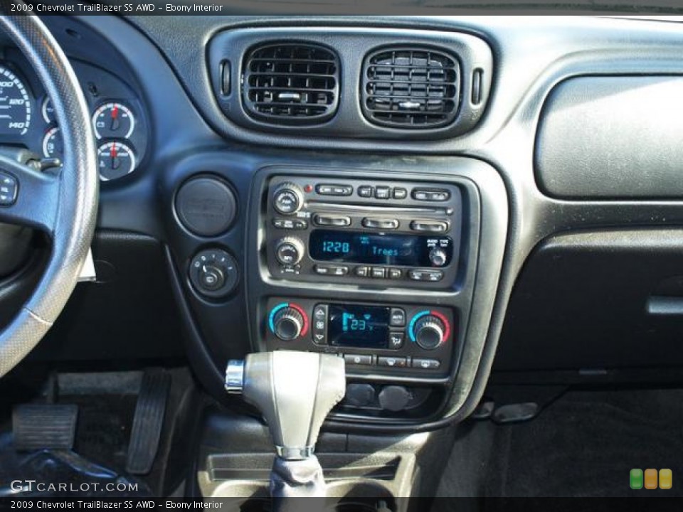 Ebony Interior Controls for the 2009 Chevrolet TrailBlazer SS AWD #75438753