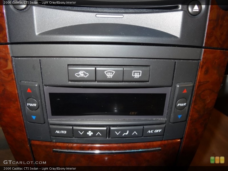 Light Gray/Ebony Interior Controls for the 2006 Cadillac CTS Sedan #75469553