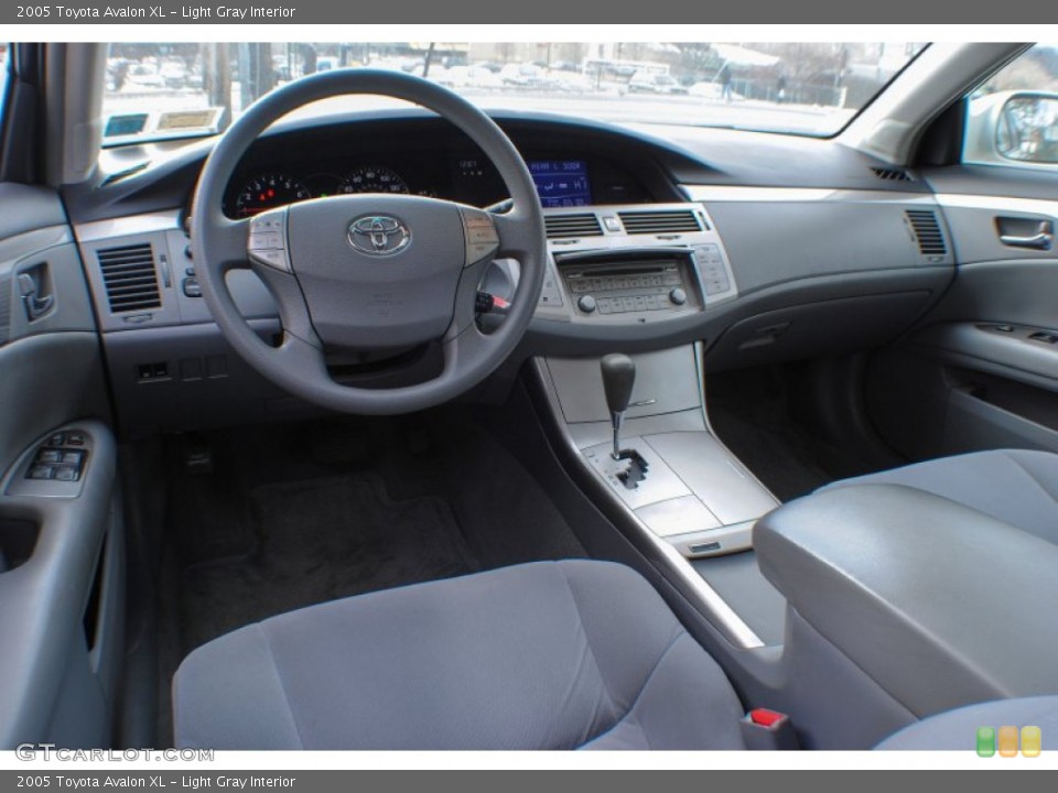 Light Gray 2005 Toyota Avalon Interiors