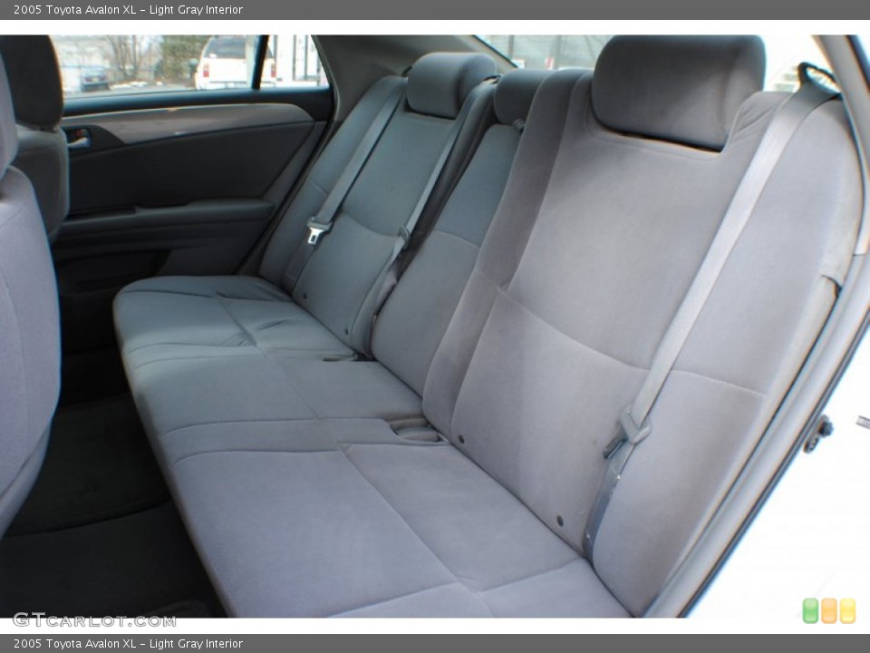 Light Gray Interior Rear Seat for the 2005 Toyota Avalon XL #75470046