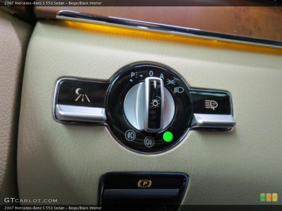 Beige/Black Interior Controls for the 2007 Mercedes-Benz S 550 Sedan #75475679