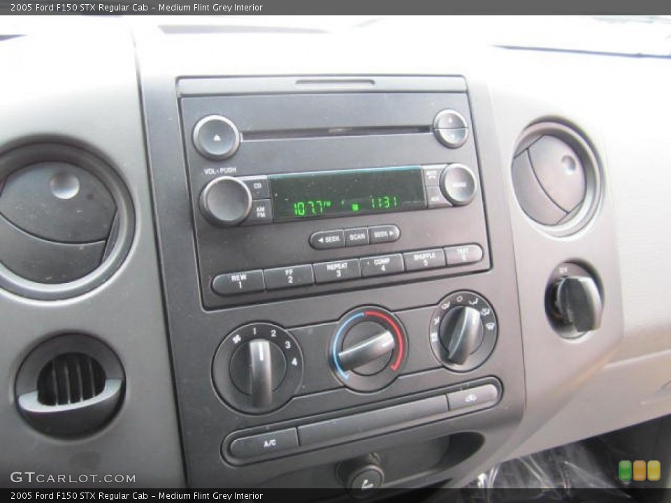 Medium Flint Grey Interior Controls for the 2005 Ford F150 STX Regular Cab #75501225