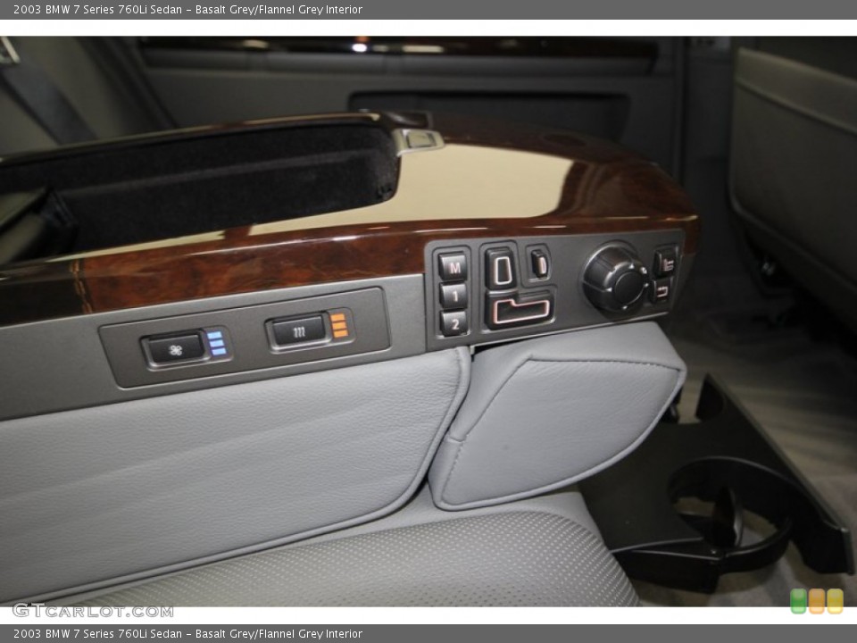 Basalt Grey/Flannel Grey Interior Controls for the 2003 BMW 7 Series 760Li Sedan #75518156