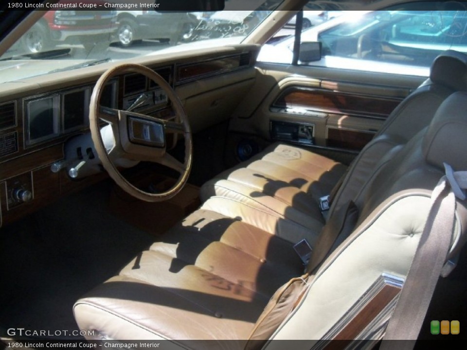 Champagne 1980 Lincoln Continental Interiors