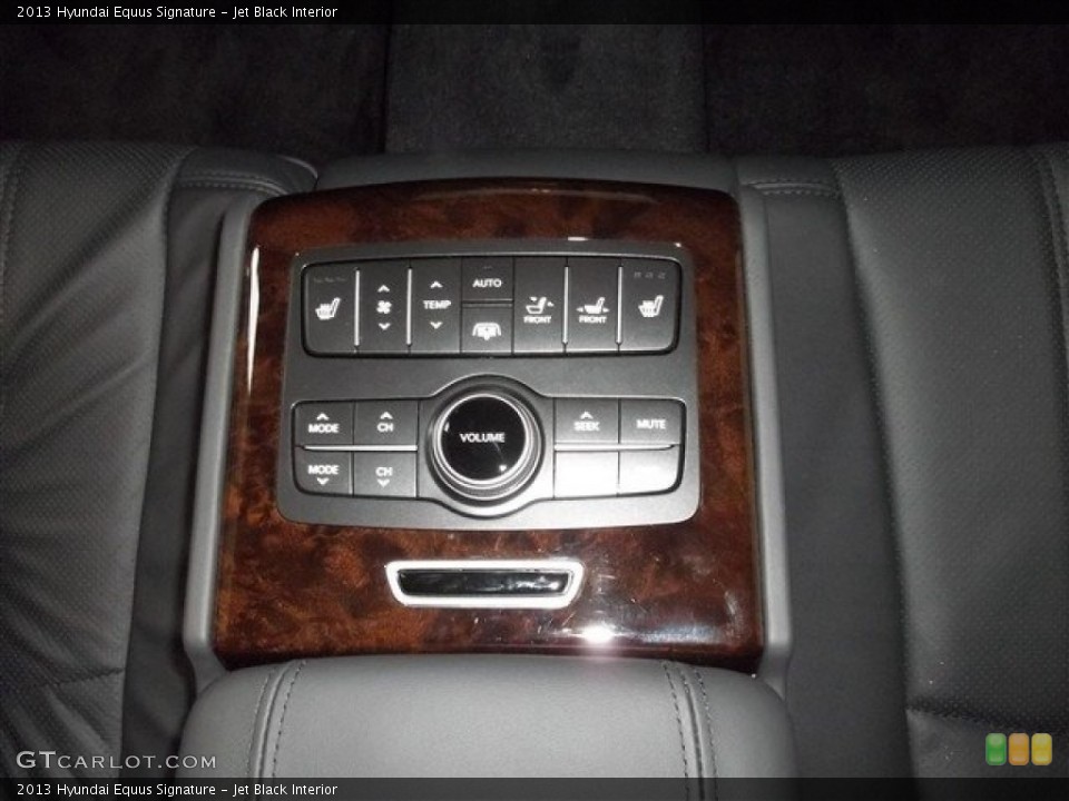 Jet Black Interior Controls for the 2013 Hyundai Equus Signature #75565948
