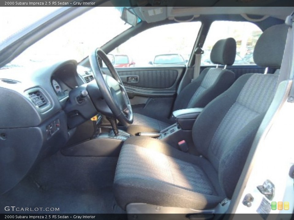 Gray Interior Photo for the 2000 Subaru Impreza 2.5 RS Sedan #75589667