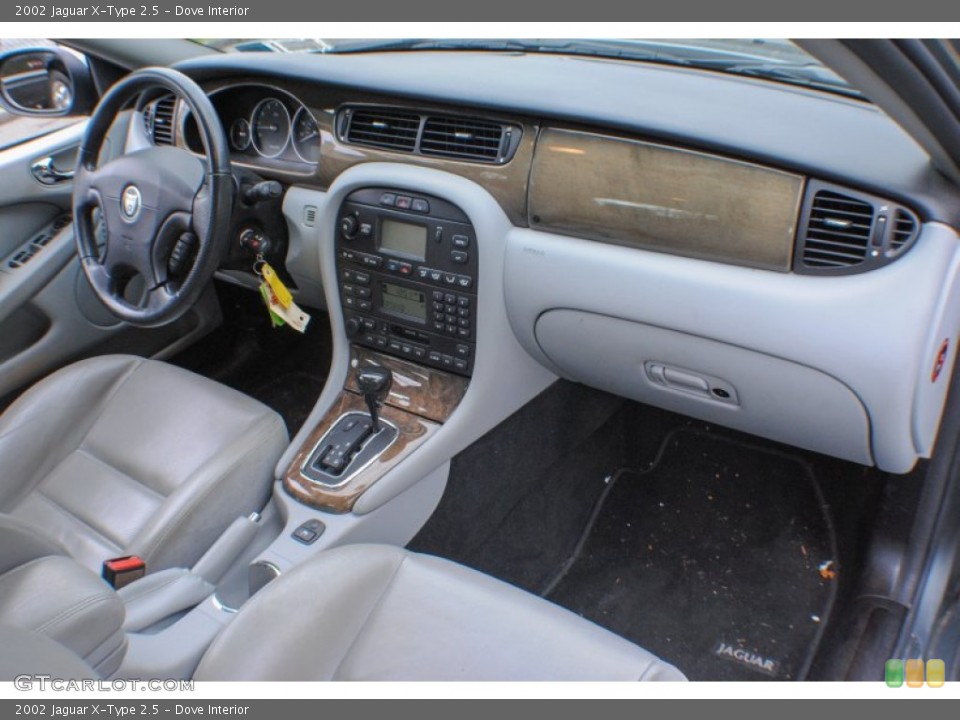 Dove Interior Dashboard for the 2002 Jaguar X-Type 2.5 #75597842